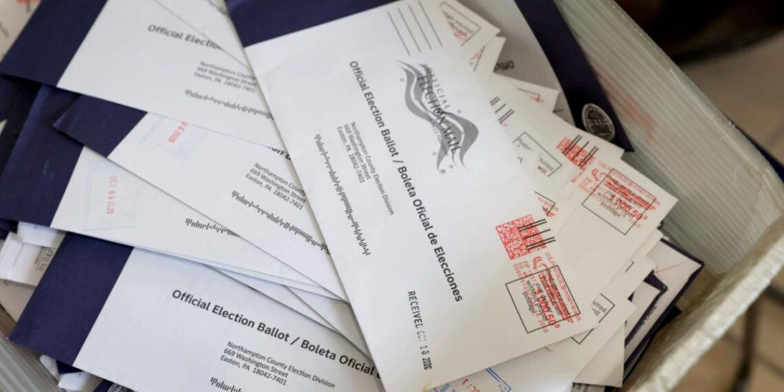 Tribunal frena iniciativa de Trump para cambiar el registro electoral y el sistema de recuento de votos