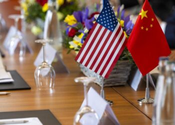 Trump anuncia que China suministrará tierras raras y EU permitirá la entrada de estudiantes chinos