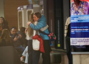 Senador colombiano Uribe sale bien de cirugía tras ataque armado