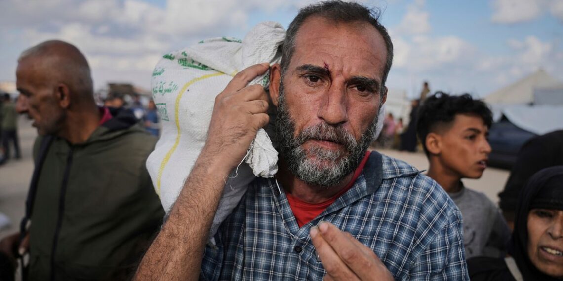 Vídeo. Varios muertos durante un ataque a un enclave humanitario en Gaza