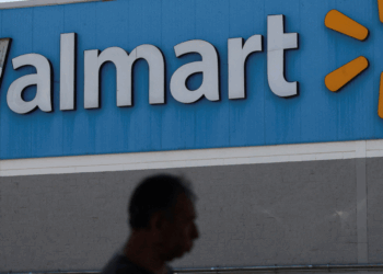 Reportan 11 apuñalados delante de un Walmart en Michigan, Estados Unidos
