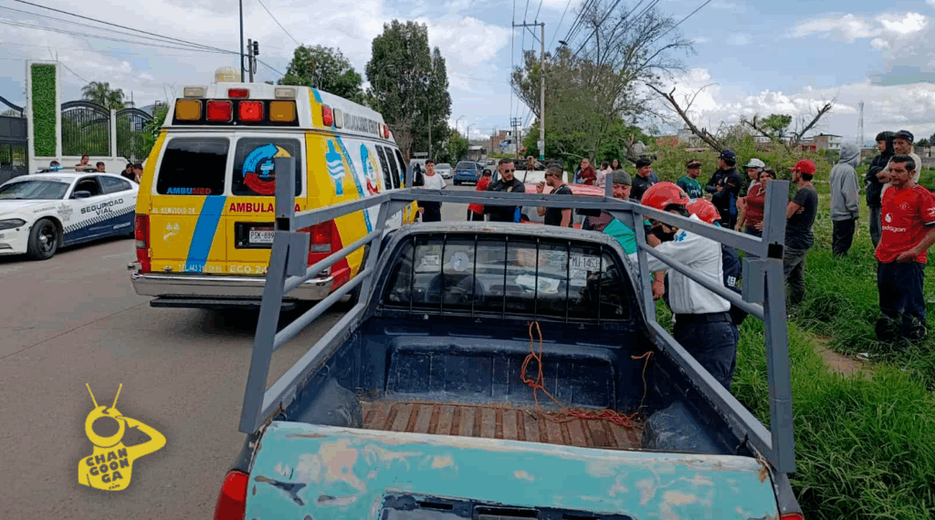 Choque De Camioneta Contra Auto Deja 1 Herido En La Av. San Juanito Itzícuaro - Changoonga.com
