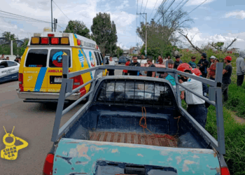 Choque De Camioneta Contra Auto Deja 1 Herido En La Av. San Juanito Itzícuaro - Changoonga.com