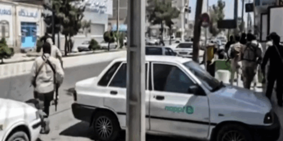 Al menos seis personas mueren en un ataque "terrorista" en Irán