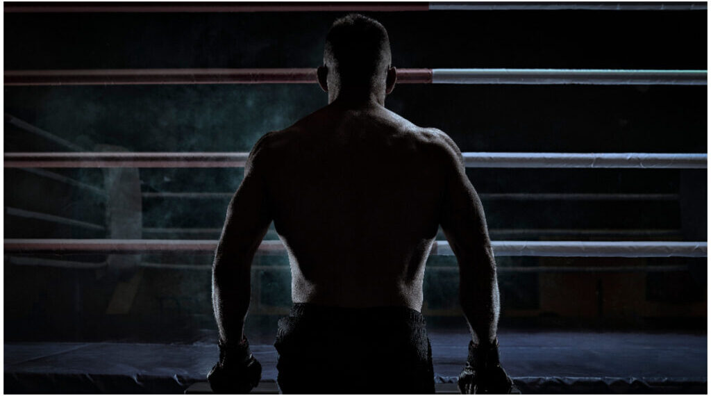 Luchador Misterius sufre peligrosa lesión, podría quedar paralítico