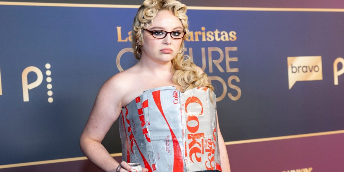 Nunca es Suficiente el Estilo Exuberante y Lúdico de Megan Stalter – Dimension Turistica Magazine