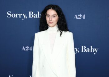 Eva Victor Habla sobre ‘Lo Siento, Cielo’ y Sándwiches – Dimension Turistica Magazine