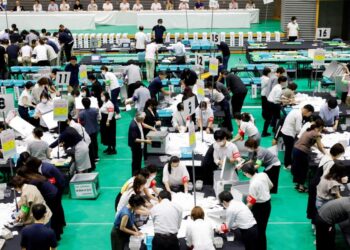 Inestable gobierno de Japón pierde el control de la Cámara alta