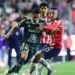 Chicharito y James se encontraron tras el triunfo de León