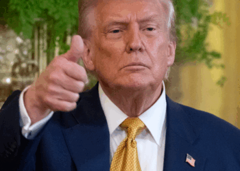Juez de EU reafirma medida que bloquea decreto de Trump para limitar la ciudadanía por nacimiento
