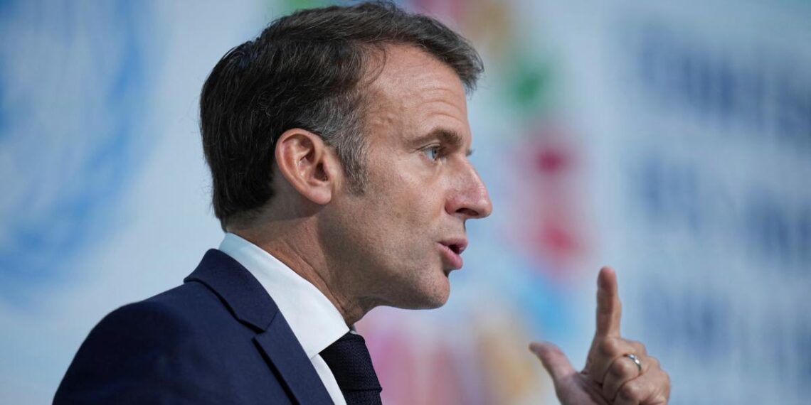 Macron pide alto el fuego en Ucrania en primera conversación con Putin desde 2022