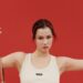 Las posturas de yoga que tonifican los brazos para las que odian levantar pesas