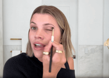 Sofia Richie Grainge Es Fiel a Esta Máscara de Pestañas de Farmacia – Dimension Turistica Magazine