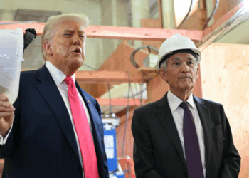 Trump no despedirá a Powell, afirma tras visitar la Fed