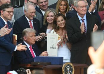 Donald Trump promulga su emblemática ley de presupuesto en el Día de la Independencia de EU