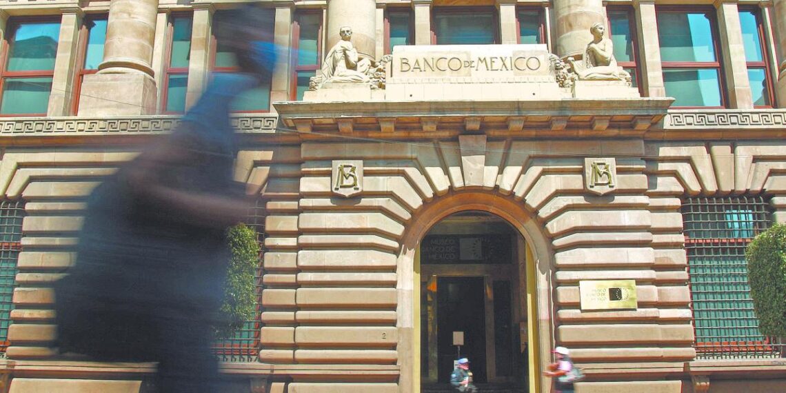 Banco de México debe detener recortes en la tasa, advierte BX+