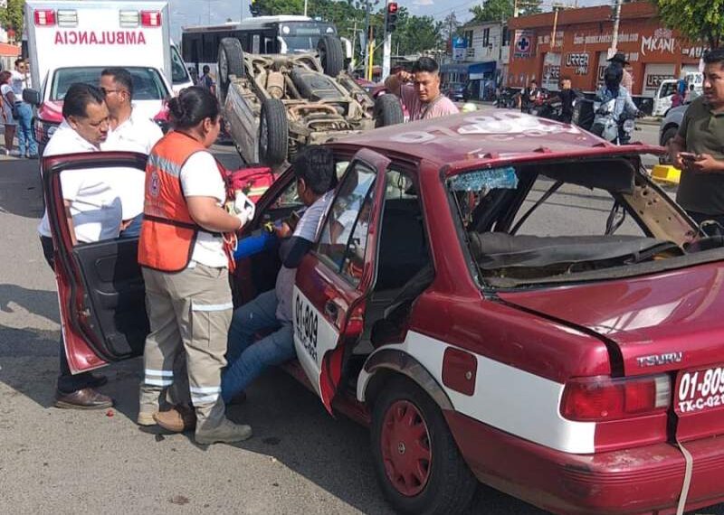 Cierran normalistas el cruce de Fonapas en protestas – Dimension Turistica Magazine