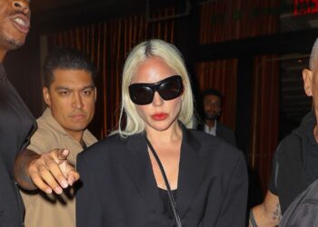 Por supuesto, el estilo gótico de verano conquista a Lady Gaga. – Dimension Turistica Magazine