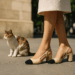 Coco Chanel es la inspiración para llevar estos modelos de zapatos de tacón bajo en verano 2025