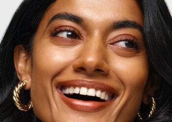 Cuidado de la Piel con Cúrcuma Sin Manchas Amarillas: ¡Sí, Es Posible!