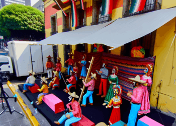 Este es el local en CDMX donde puedes comprar decoraciones para tu noche mexicana y fiestas patrias por menos de 15 pesos