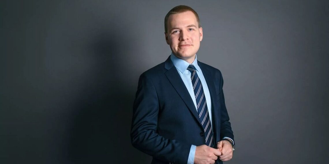 El diputado finlandés Eemeli Peltonen, hallado muerto en el Parlamento de Helsinki en un aparente suicidio