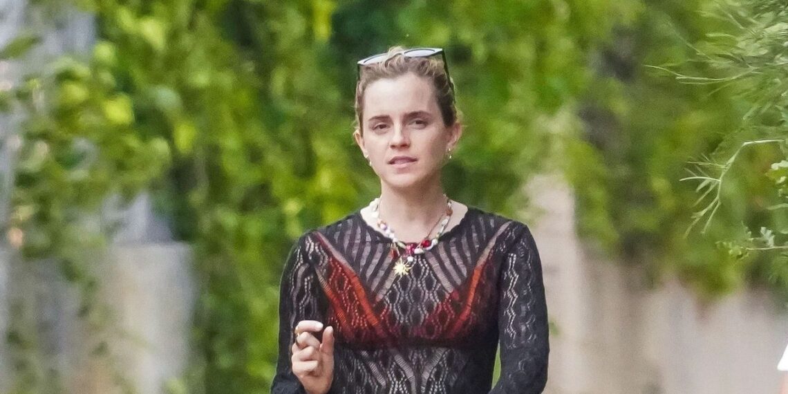 Emma Watson presenta una versión bohemia de la ropa deportiva. – Dimension Turistica Magazine
