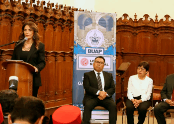 Gobierno de Puebla y Lotería Nacional develan billete del Bicentenario de la BUAP