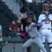 Golpearon a bateador y le lanzó el bat a pitcher; causa asombro