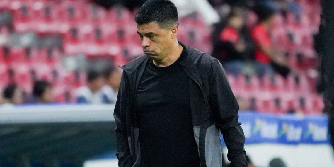 Gonzalo Pineda deja en el aire su futuro al frente de Atlas