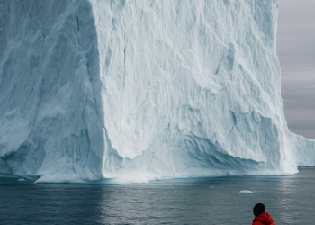 Los icebergs pueden alcanzar dimensiones de 100 metros y un peso de 1,5 gigatoneladas – Dimension Turistica Magazine