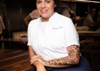 La chef brasileña Janaína Torres se convierte en madrina del nuevo crucero Celebrity Xcel. – Dimension Turistica Magazine