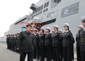 Kim Jong Un urge a una "rápida expansión" de capacidad nuclear norcoreana