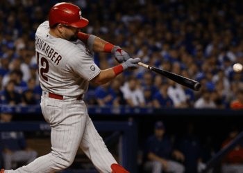 Kyle Schwarber hace historia con una noche de 4 jonrones y luego ofrece otro espectáculo