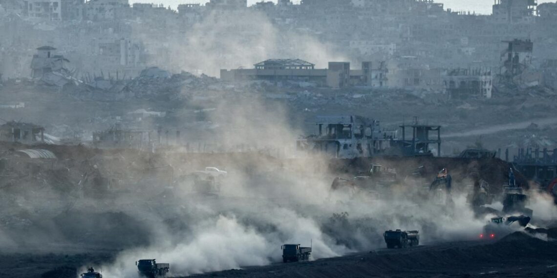 Más de 30 muertos por disparos y bombardeos israelíes en Gaza