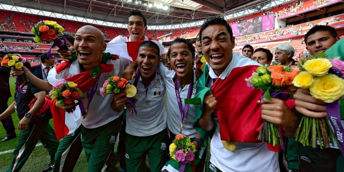 Selección Mexicana que ganó el oro en Londres 2012 Foto: Imago7