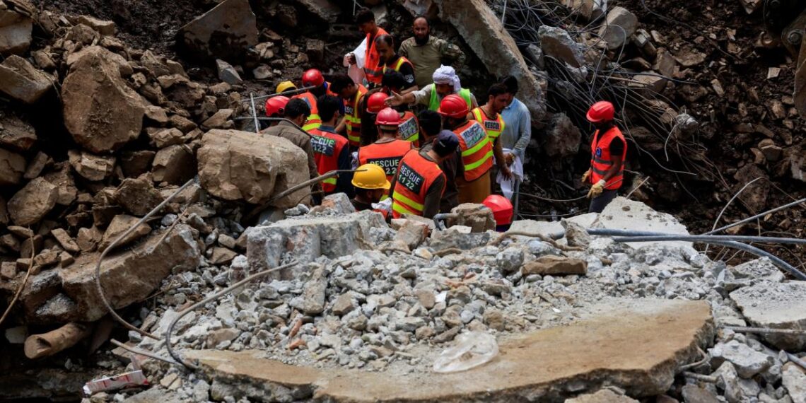 Lluvias del monzón dejan casi 400 muertos en Pakistán
