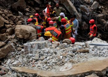 Lluvias del monzón dejan casi 400 muertos en Pakistán