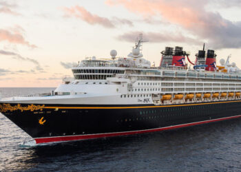 Pasajeros desatan una violenta pelea en un crucero (VIDEO) – Dimension Turistica Magazine