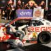 Piloto de Nascar se fractura clavícula tras caída en plena celebración