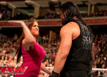 Roman Reigns revela cómo Stephanie McMahon le lesionó en una ocasión