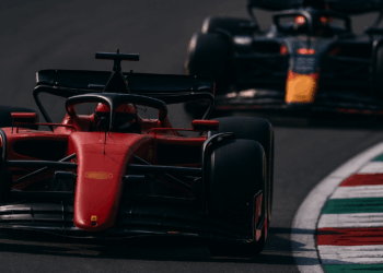 Sainz compara en Zandvoort a Lawson con Checo Pérez y el neozelandés responde