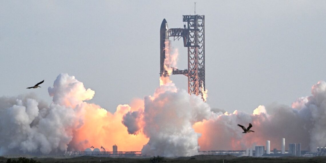 SpaceX Starship Finally Pulls Off a Successful Test Flight