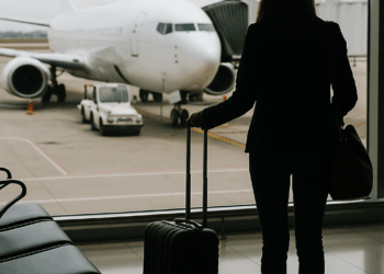 Los desplazamientos de Juliana Guerrero, nombrada viceministra de Juventudes, le costaron al país 120 millones de pesos, denuncia María Fernanda Cabal.