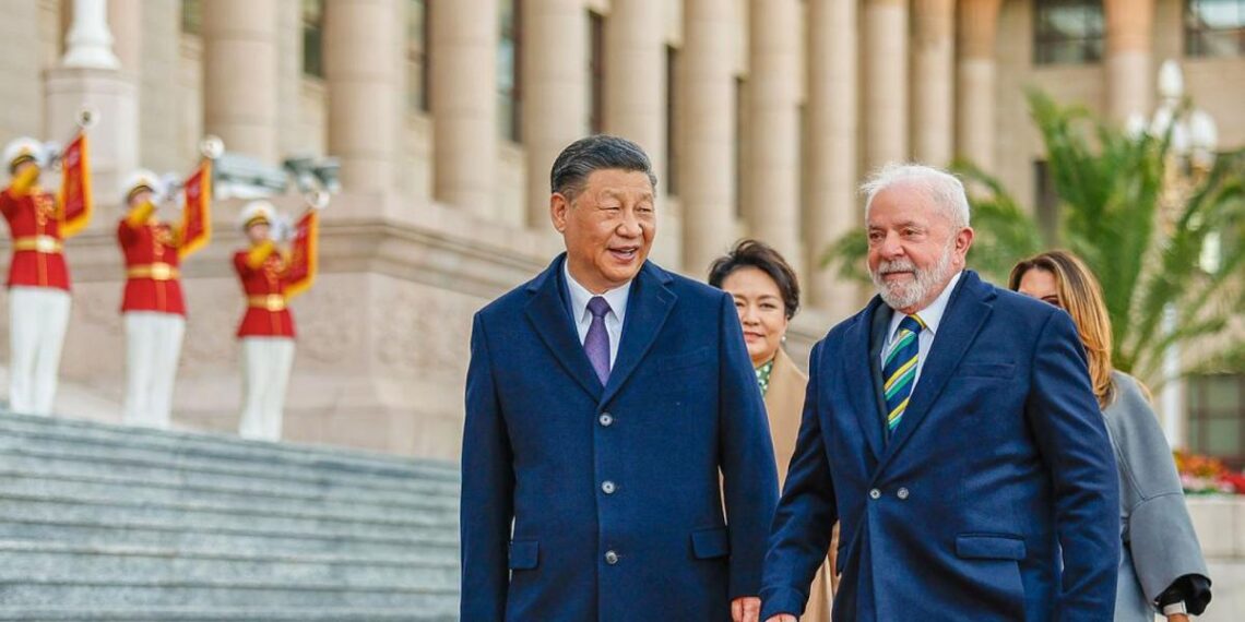Xi dice a Lula que China y Brasil pueden dar ejemplo de "autosuficiencia" en el Sur Global