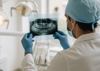 El Centro Universitario Guadalajara Lamar recibe acreditación para la licenciatura en Cirujano Dentista