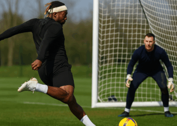 Allan Saint-Maximin se luce con golazo en pleno entrenamiento de América: Definición de fantasía