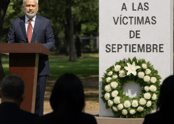 Encabeza Bedolla Ceremonia En Memoria De Las Víctimas Del 15 De Septiembre - Changoonga.com