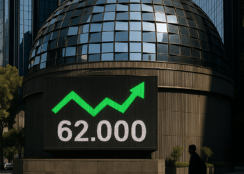 Bolsa mexicana cierra con ganancias; supera las 62,000 unidades