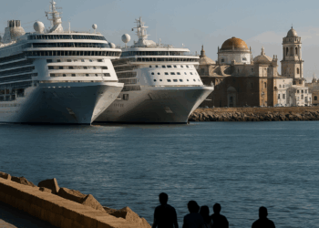 Cádiz da la bienvenida a septiembre con la llegada simultánea de tres cruceros y la llegada de más de 8.000 turistas.